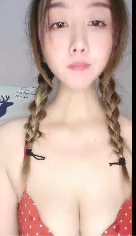 高颜值美女小姐姐