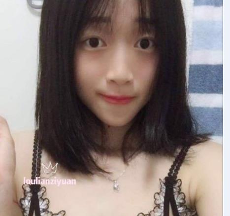 艺校生零零后小女友和男友互动